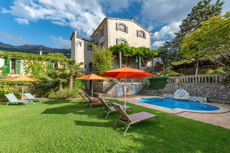 Historic villa in Soller for sale with vacation rental license, modernized with large garden, pool — photo 2