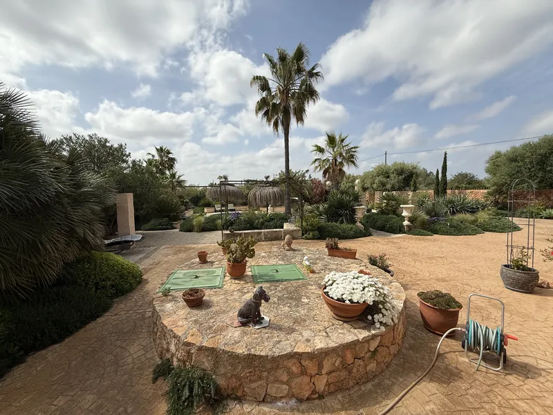 Rustic finca with beautiful garden and pool — photo 8