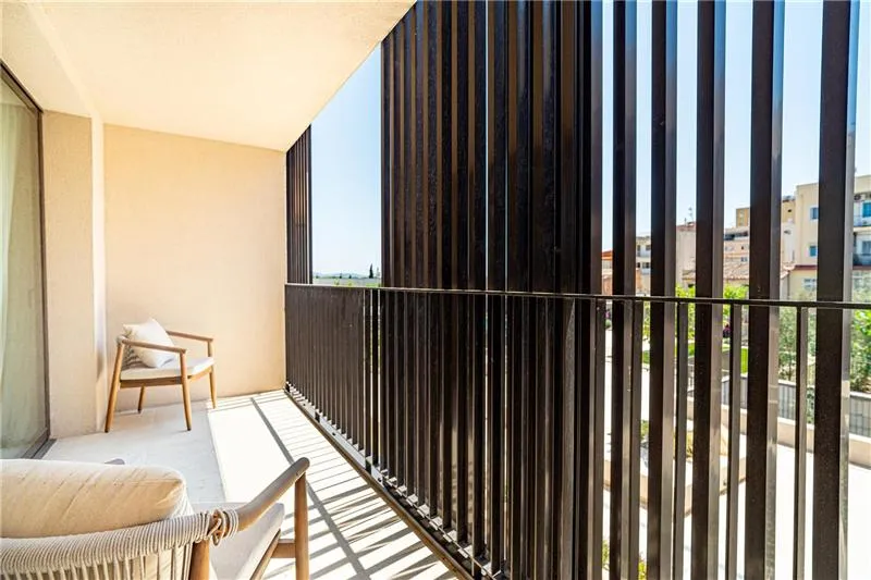 1- and 2-bedroom apartments with terrace and swimming pool in a residential complex in Palma — photo 1