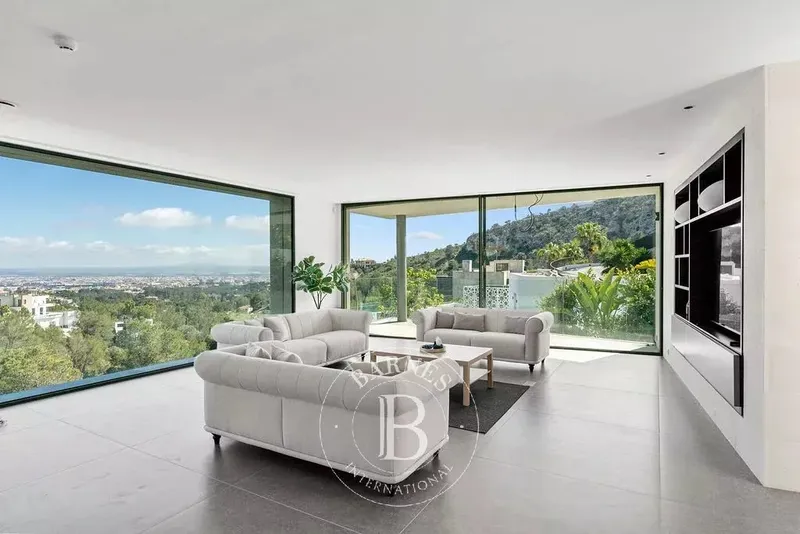 Newly Built 5-Bedroom Villa Overlooking Palma and the Mediterranean — photo 3