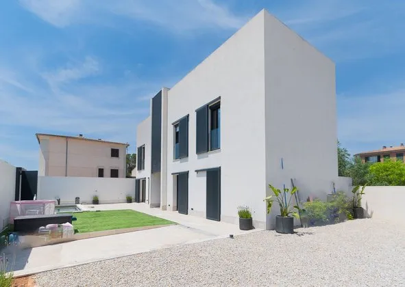 Detached house in Calle Francesca Joan i Bauçà, 16, Sant Joan — photo 1