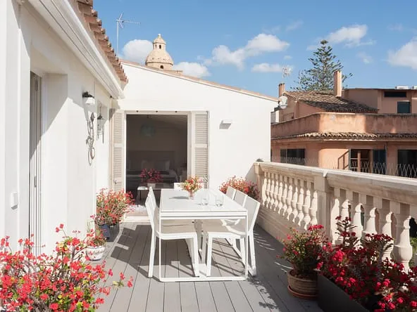 Exclusive townhouse with pool in the heart of Palma Old Town — photo 1