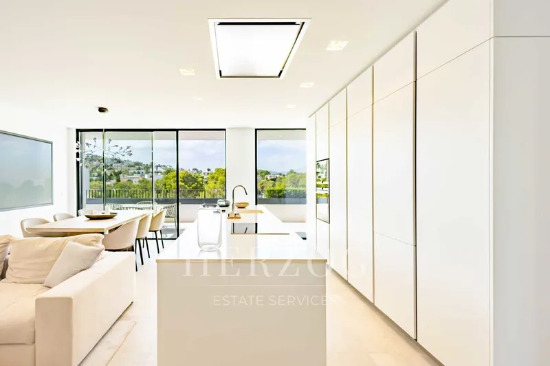 Modern penthouse with sea view, roof terrace and pool in exclusive residential complex — photo 11