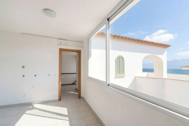 Seaside Living with a View—Exclusive Property in a Top Location — photo 12