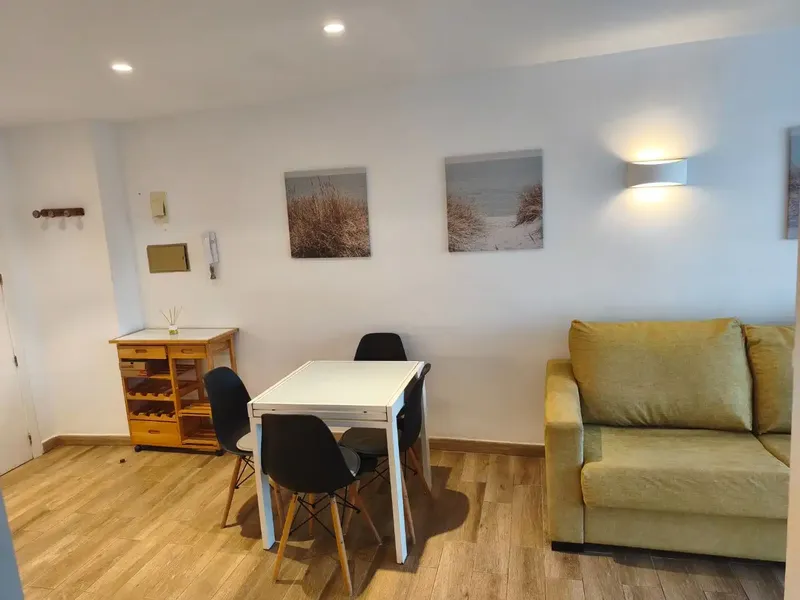 Renovated apartment 2020, 1 bedroom. From September to June (negotiable). Ideal for teachers. Water supply and community fees included in the price. — photo 3
