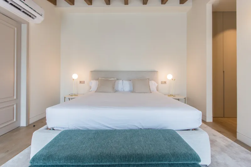 SA TEULADA, Duplex Penthouse with Terrace inside the Palace Can Serra - Cavallería, in the Old Town of Palma — photo 12