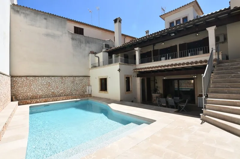 Cozy and spacious townhouse with a pleasant outdoor area in Porreres — photo 2