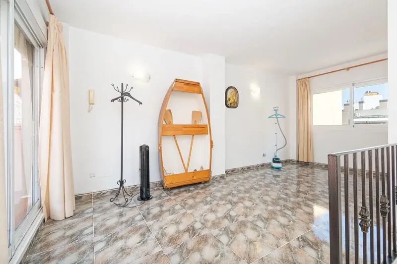 Four-storey detached house with garage and magnificent terrace in Camp d'en Serralta, Palma — photo 11