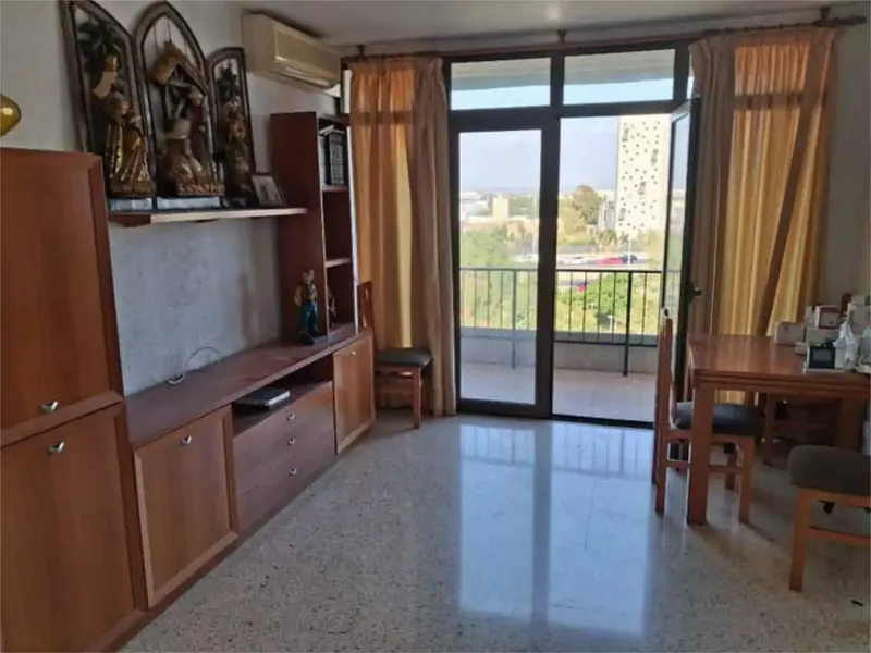 50-year-old flat, unrenovated, ready to move into — photo 2