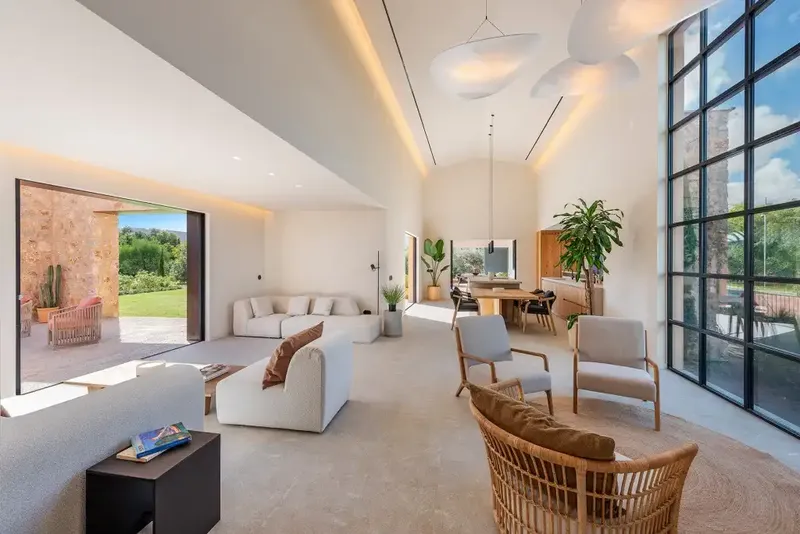 This magnificent newly built rural villa is for sale in Santa María del Camí. Situated in the picturesque countryside, it is — photo 8