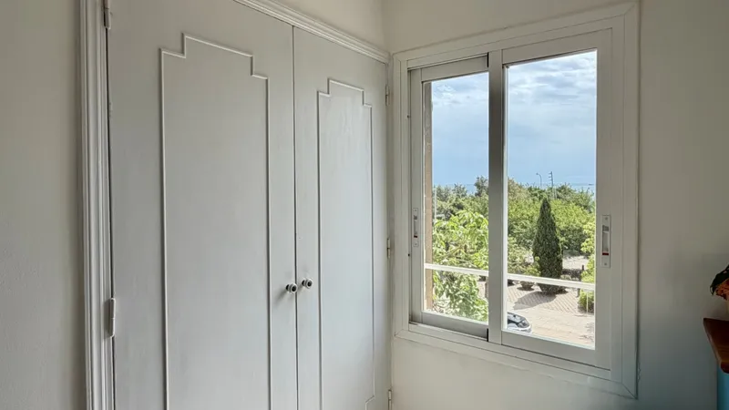 Palma apartment steps from the beach with cathedral & sea views — photo 4