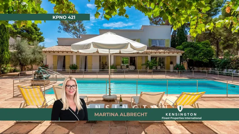 A paradise in the center of Cala Ratjada: This charming villa with large pool, pool house and private garden is located on a plot — photo 1