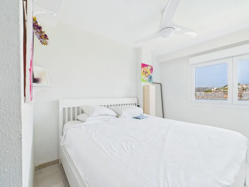 Stunning Renovated First-Line Sea Apartment in Santa Ponsa — photo 4