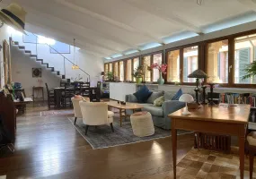 Beautiful Penthouse in a Historic Building — photo 2