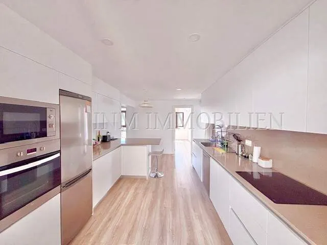 Beach-near 120m² top-floor apartment with 3 bedrooms and 2 bathrooms for rent — photo 8