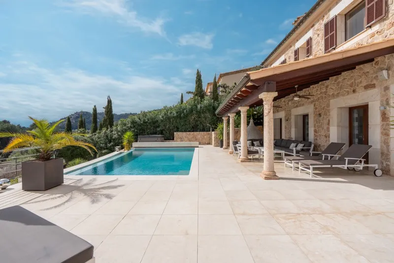 Exclusive 6-Bedroom Luxury Villa with Sea Views, Golf Frontage & Rental Licence in Pollensa — photo 6