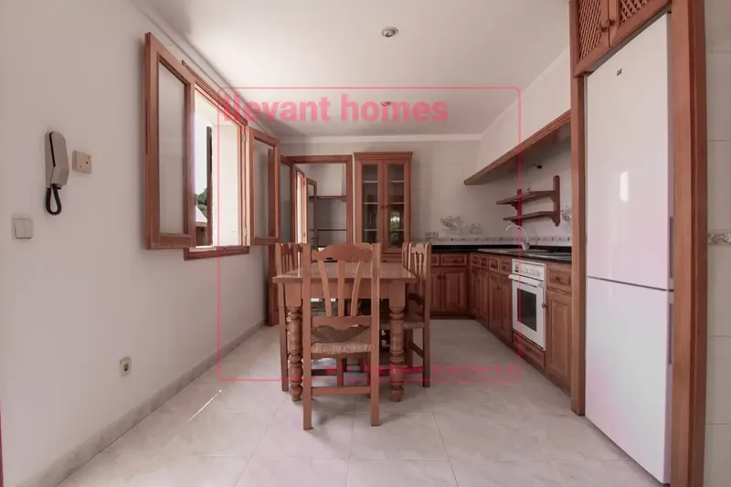 Discover your new home in the exclusive Son Floriana urbanization in Cala Bona! This impressive detached house, located in a — photo 8