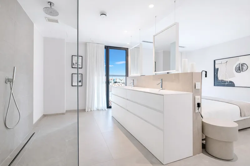 Exclusive penthouse with private pool and spectacular panoramic views of the port and Palma Mas — photo 9