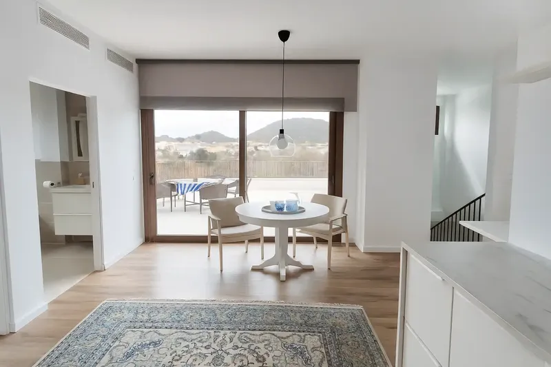 For sale is an exceptional property complex consisting of two contiguous semi-detached houses, each with its own independent entrance — photo 6