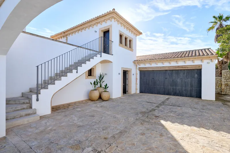 Long-term rental: Dream villa with sea views - Marcel Remus Real Estate — photo 10
