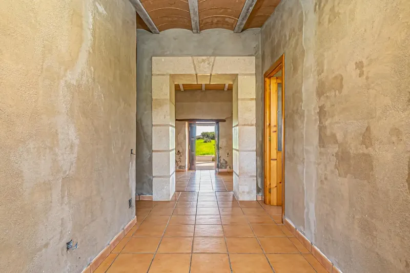 Finca in Montuiri, Mallorca, managed by the real estate agency Gestpropiedad, featuring open views and a privileged location — photo 3