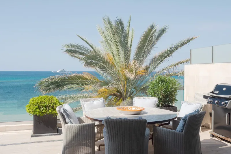 Frontline penthouse with large rooftop terrace in El Molinar, Palma — photo 1