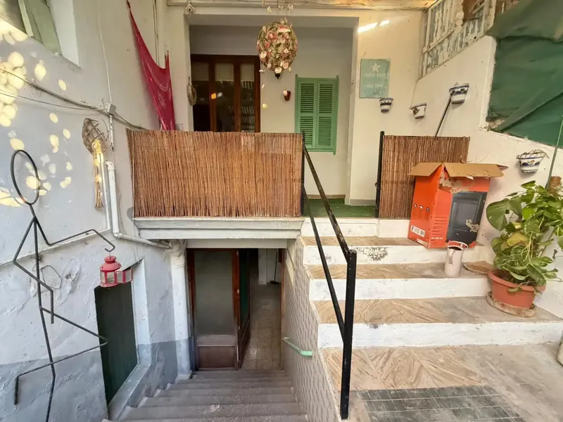 If you are looking for a spacious, independent house with its own parking in the city center, this property may be just what you need. — photo 4