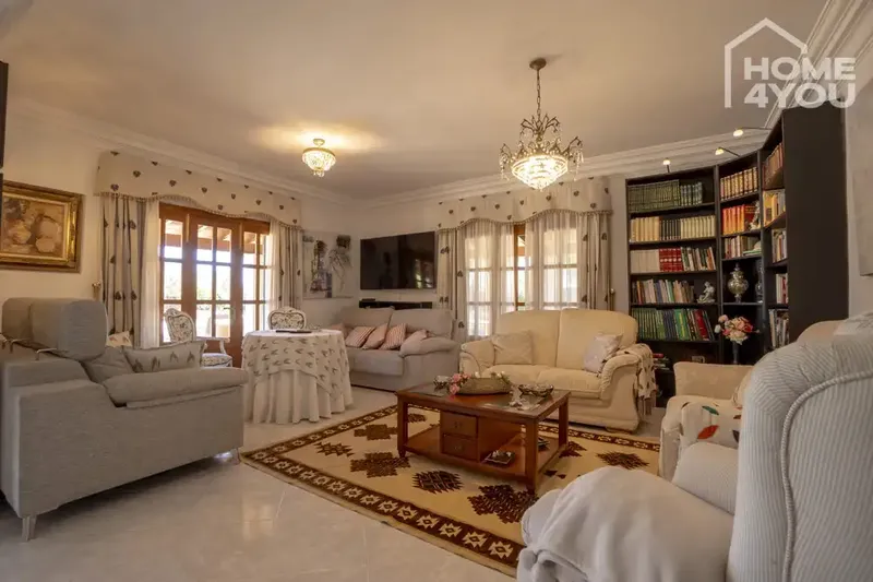 Mediterranean finca with pool, 7,000 m² plot and panoramic views in Lloseta — photo 6