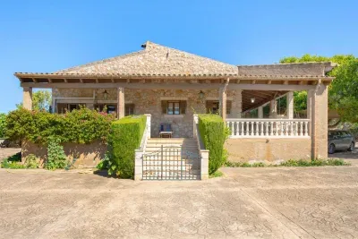 Beautiful finca for sale in a tranquil setting with gardens and terraces — photo 1
