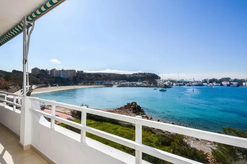 A unique opportunity awaits you: in the best location in Port Adriano, directly on the promenade with dream sea views — photo 2