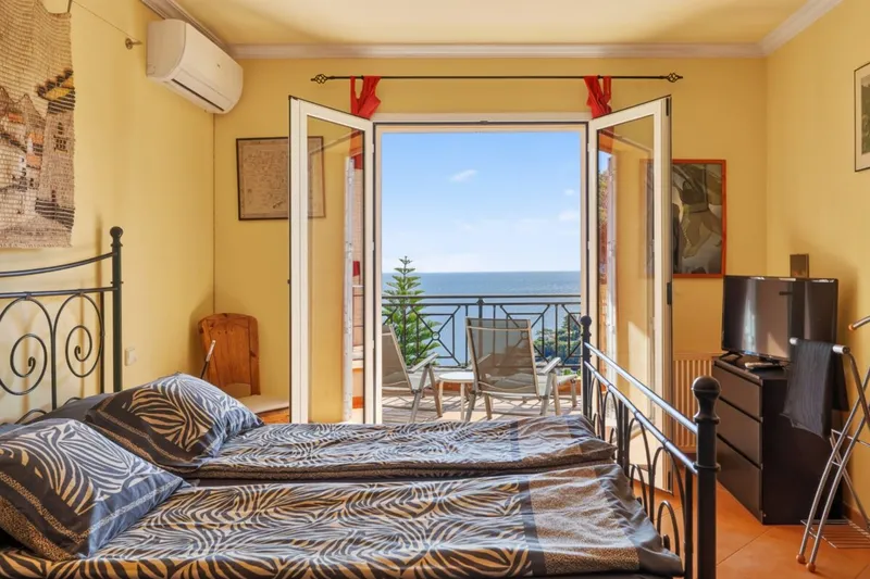 Elegant sea-view villa with pool and holiday license in Canyamel — photo 3