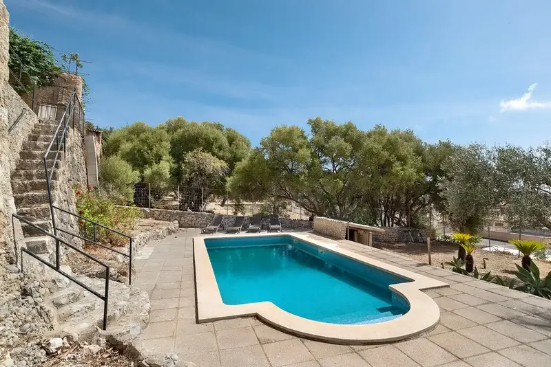 Spacious village house in Selva, Mallorca, with 370 m², private pool, garden and several terraces — photo 11