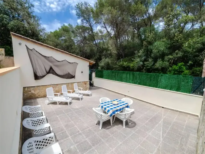 Villa de 150 m² en 2 plantas adecvada para 6 adultos. Con mobiliario muy funcional y confortable: comedor abierto grande con ventanal con me — photo 5