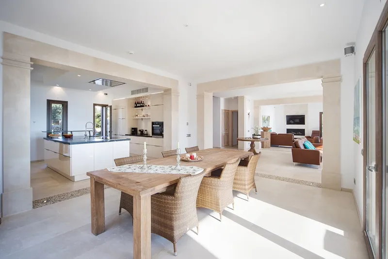 Villa with heated pool for rent, frontline in Cala Murada — photo 8