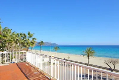Hotel in first sea line in Cala Millor — photo 1