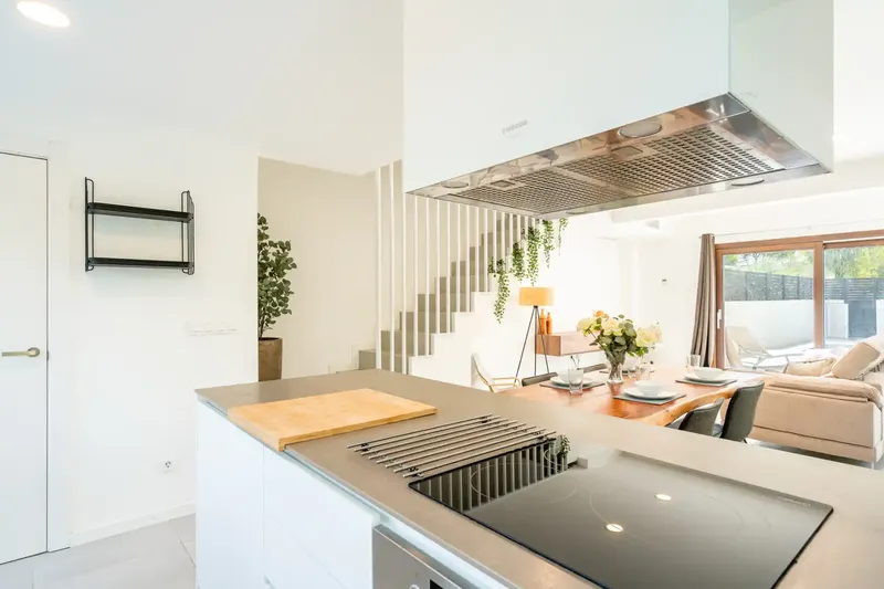 Located in Gotmar, Puerto Pollensa, this property is a short walk from the beach, local bars and services — photo 3