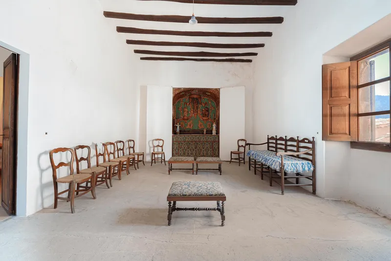 Impressive Historic 8-Bedroom Townhouse in Fornalutx — photo 8
