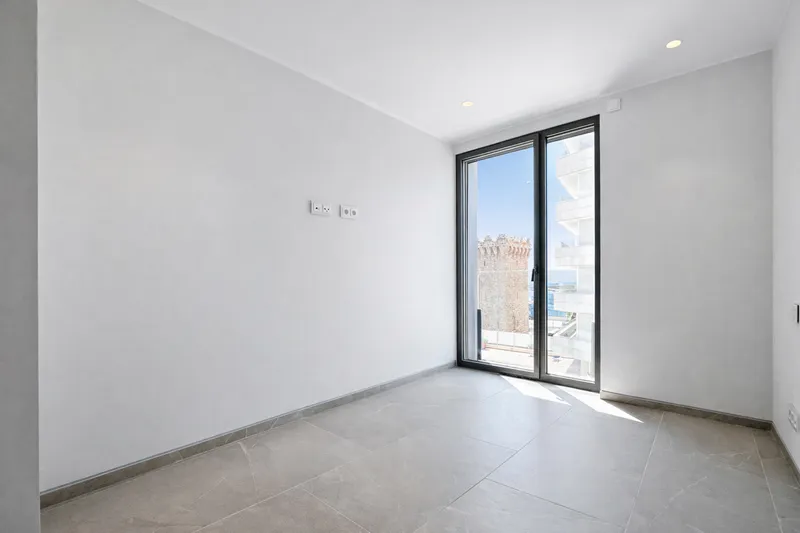 Modern Apartment with Panoramic Sea Views on the Front Line of Paseo Marítimo, Palma More — photo 8