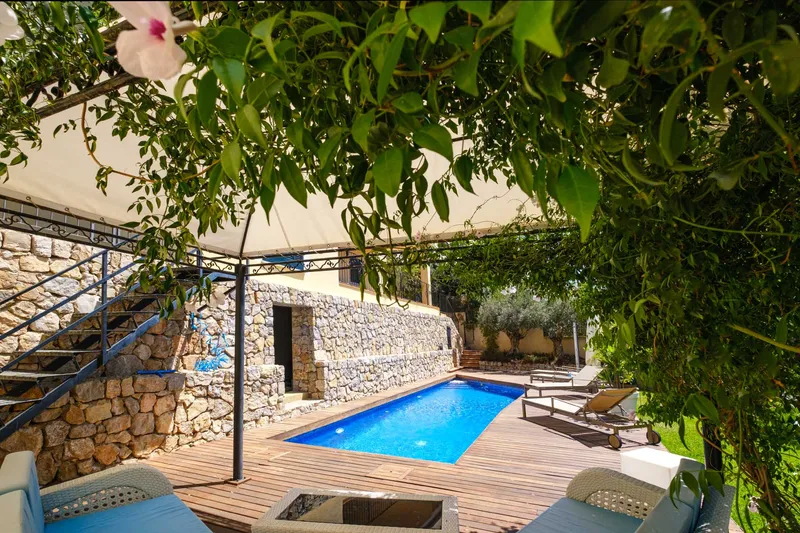 Villa with panoramic views and holiday rental license — photo 5