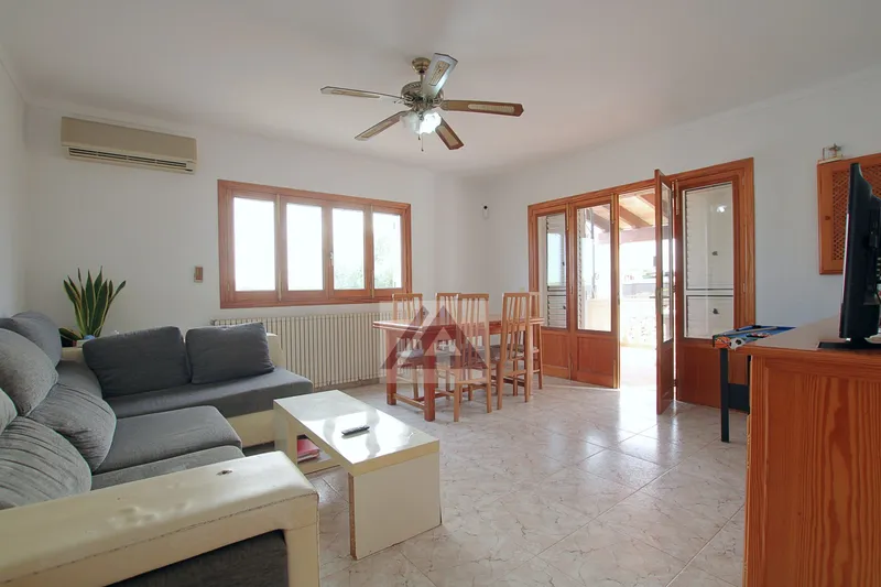 Village house for sale in Portocolom — photo 4