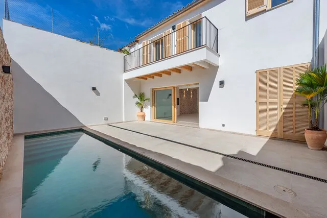 Fabulous new town house with pool for sale in Pollensa Old Town, Mallorca — photo 1