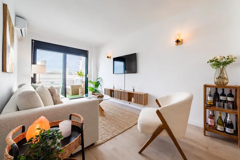 Welcome to your new home in the sought-after area of Cala Major, Palma, a short walk from the beach, vibrant cafés, restaurants, and shops — photo 2
