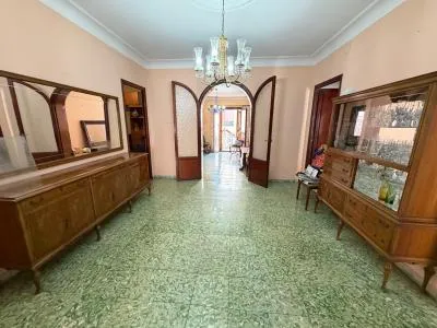 Flat - Palma de Mallorca (Pere Garau), Built Surface 132m², Plot Surface 251m², 4 Bedrooms, 1 Bathroom — photo 1