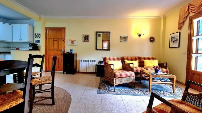 First floor apartment in an absolutely quiet yet central peripheral location, with a very large garden — photo 10