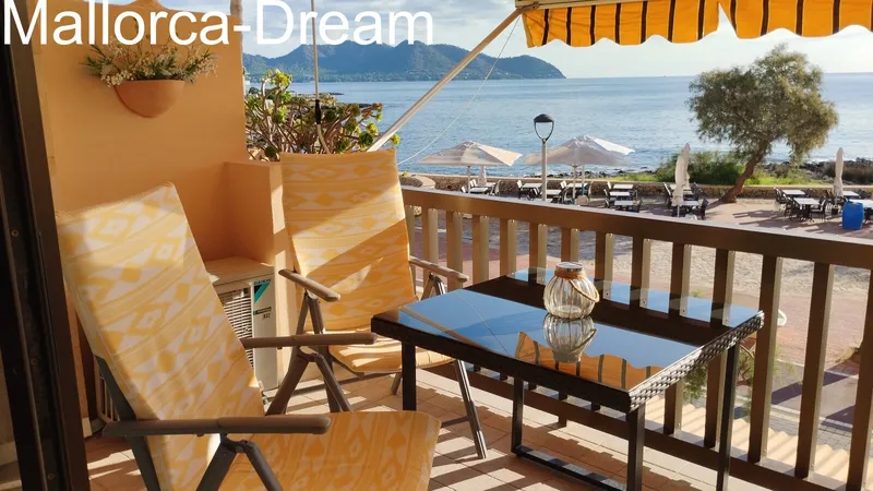 Cala Millor: Beautiful Seafront Apartment with Stunning Sea Views in Cala Millor — photo 11
