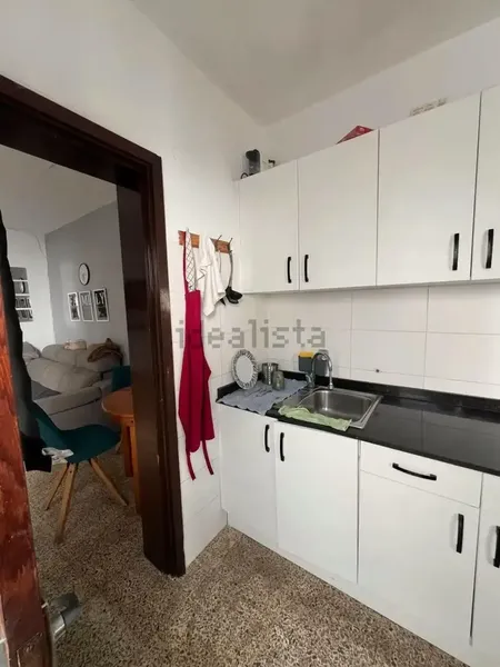Cozy house in the old town of Portocolom with high ceiling, patio and terrace. It has 3 bedrooms all with windows, living-dining room — photo 12