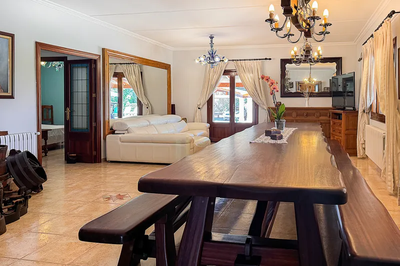 Traditional finca estate with pool, padel court, double carport, 4 garages, summer kitchen & much more — photo 7