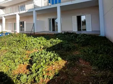 Ground floor with garden for sale on Calle Pintor Miquel Vives — photo 1
