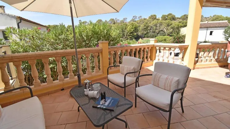 Bright Semi-detached house with large terrace and open mountain views. — photo 1