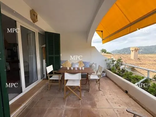 Elegant Apartment with Private Terrace and Panoramic Views — photo 1